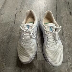 Nike Women's Run Swift 2 White Soft Pink Hydrogen Blue Running Shoes Size 10